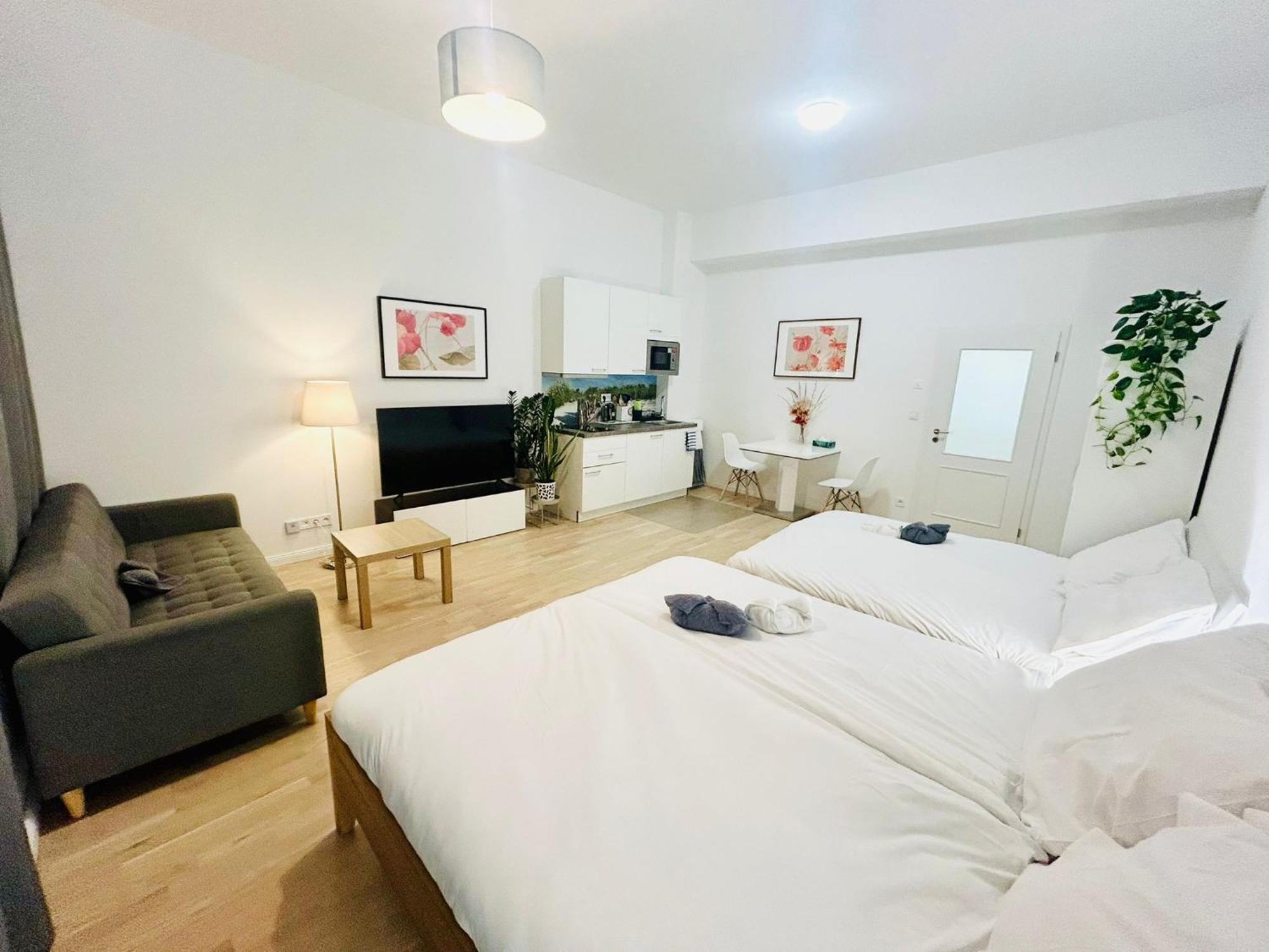 Cozy Design Right Next To Wenceslas Square Apartment